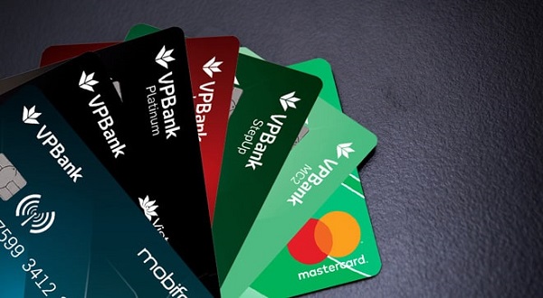 Vay tiền qua thẻ ATM ngân hàng VPBank